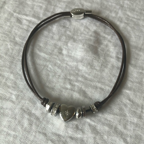 Fossil: Silver Tone Heart Charm Bracelet- Faux Leather Adjustable bracelet - Picture 1 of 15